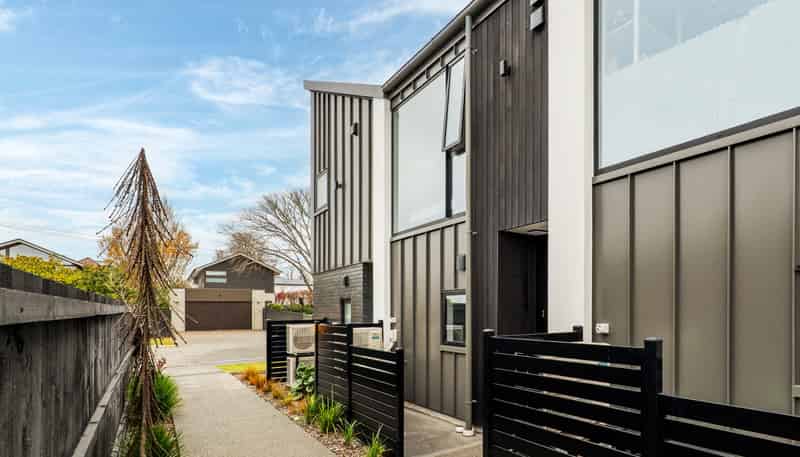 2/24 Devonport Lane, Saint Albans