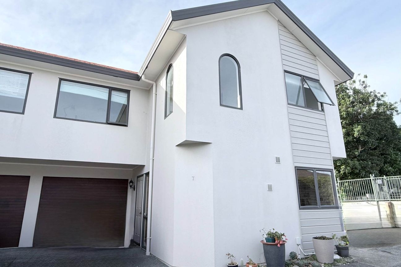 Bright & Sunny 3-Bedroom Duplex Townhouse with... - Widok 4