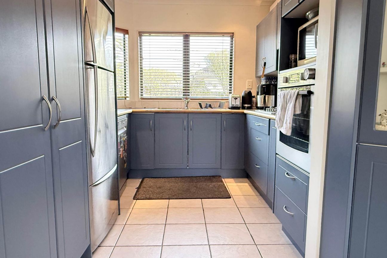 Bright & Sunny 3-Bedroom Duplex Townhouse with... - Widok 6