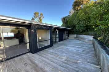 168 Scenic Drive, Titirangi