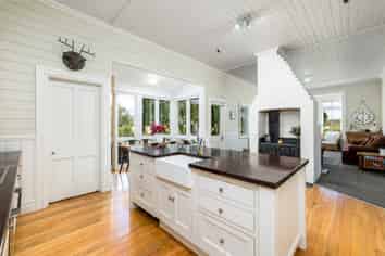 357 Hook School Road, Makikihi