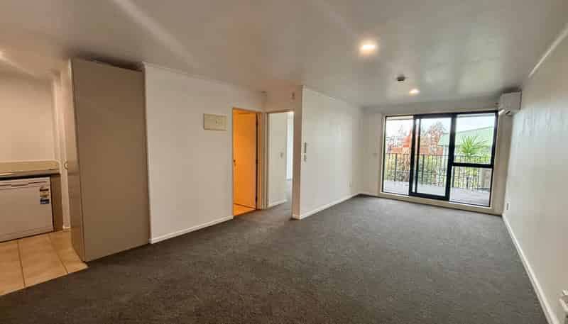 2P/1 Wadier Place, Henderson