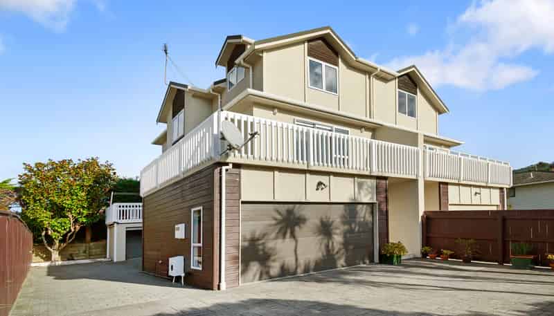 2/9 Tawa Street, Tawa