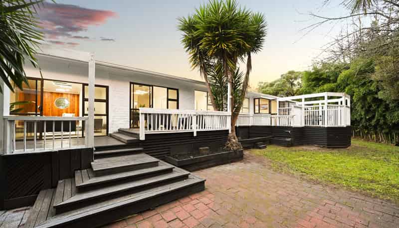 20 Splitt Avenue, Glenview