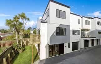 Lot 1-5/10 Tusac Place, Totara Vale