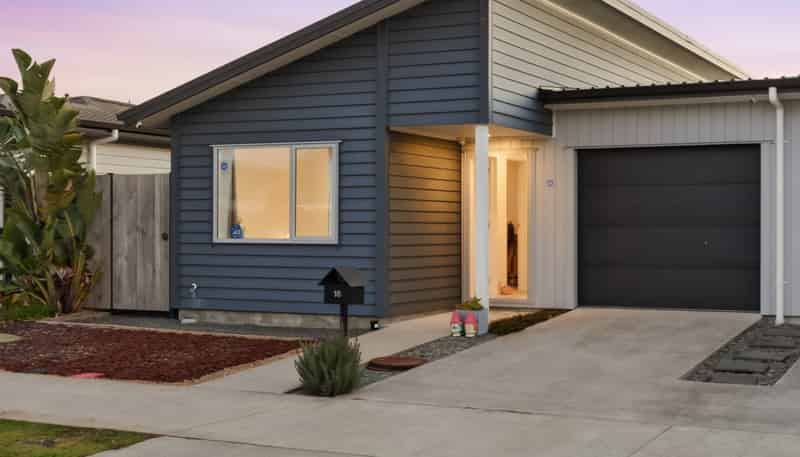 16 Harore Road, Takanini
