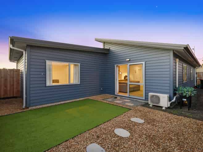 16 Harore Road, Takanini