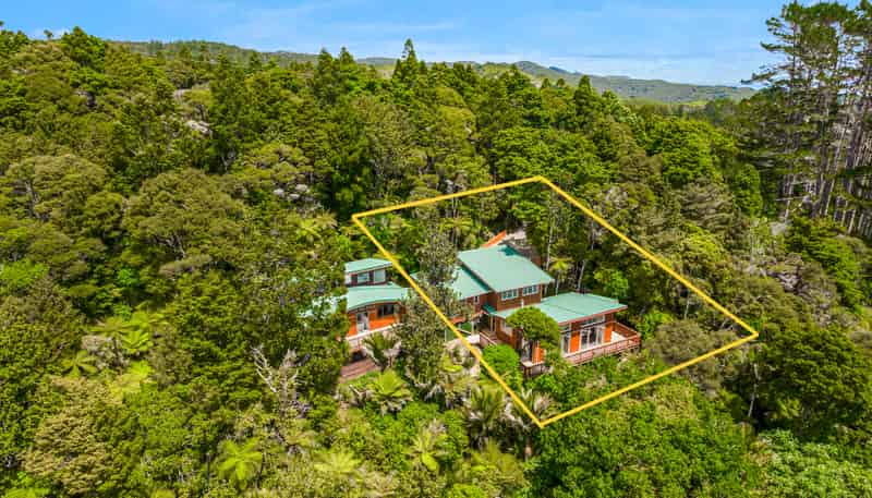 19 Te Aute Ridge Road, Bethells Beach