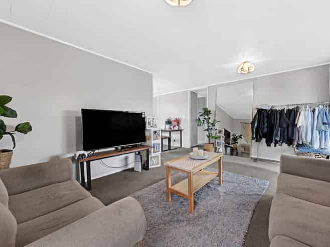 32 Clendon Avenue, Papatoetoe