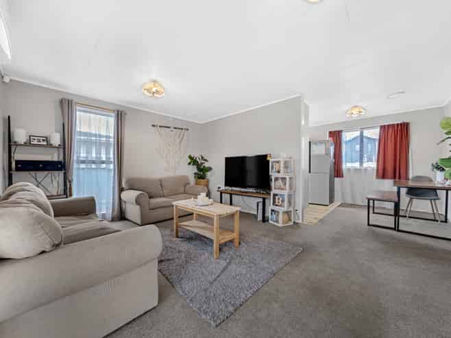 32 Clendon Avenue, Papatoetoe