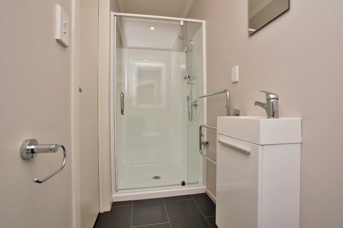 Modern 3 Bedrooms in Frankton - Más