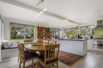 10 Roretana Drive, Athenree