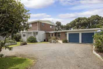 10 Roretana Drive, Athenree