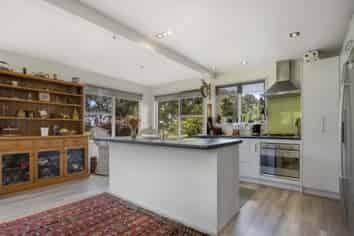 10 Roretana Drive, Athenree