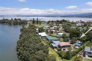 10 Roretana Drive, Athenree