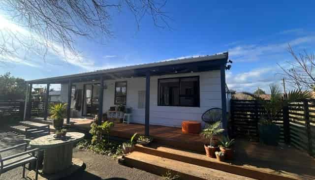 34 Kiharoa Street, Otaki Beach