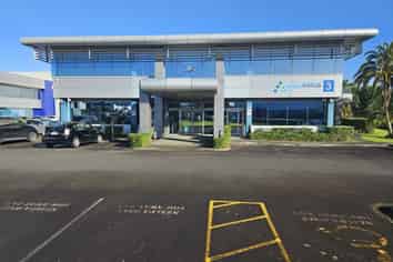 Standalone Airport Oaks opportunity