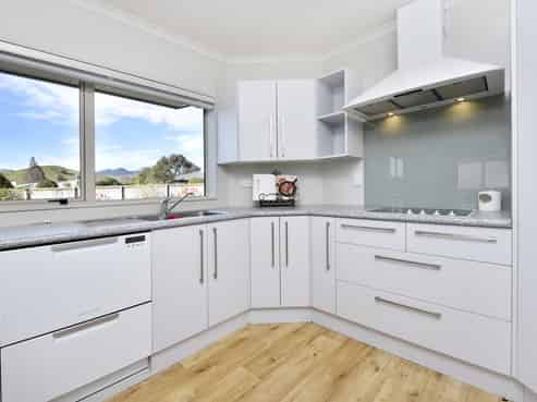 53c Lord Auckland Road, Wakefield