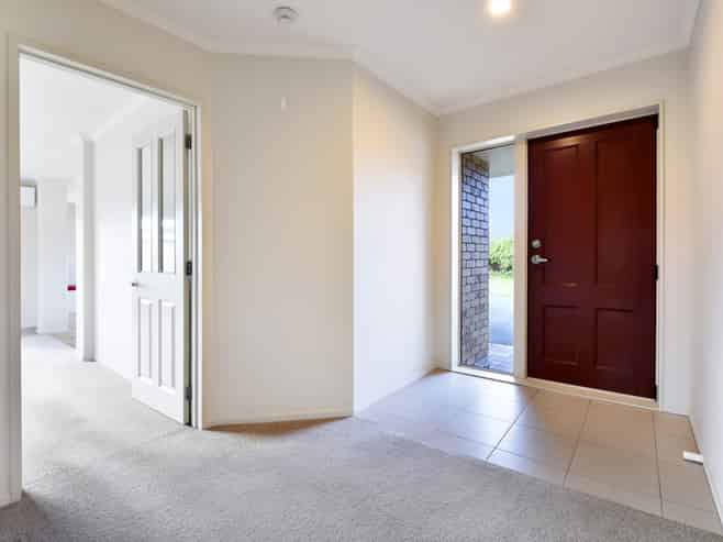 53c Lord Auckland Road, Wakefield