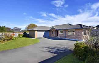 53c Lord Auckland Road, Wakefield