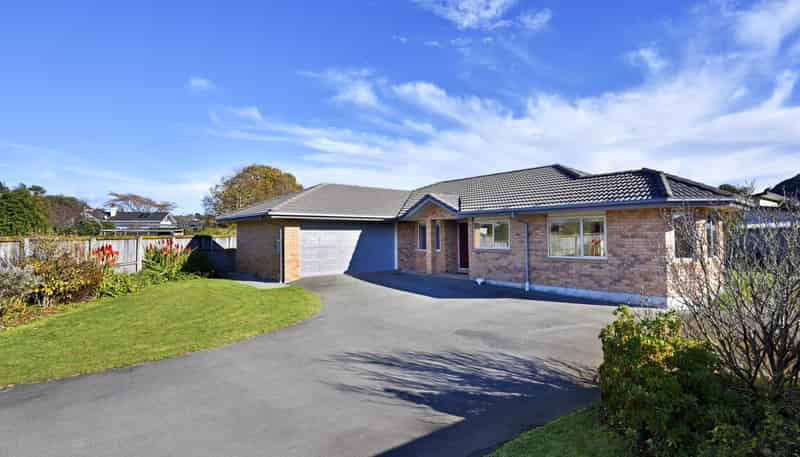 53c Lord Auckland Road, Wakefield