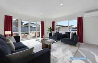 53c Lord Auckland Road, Wakefield