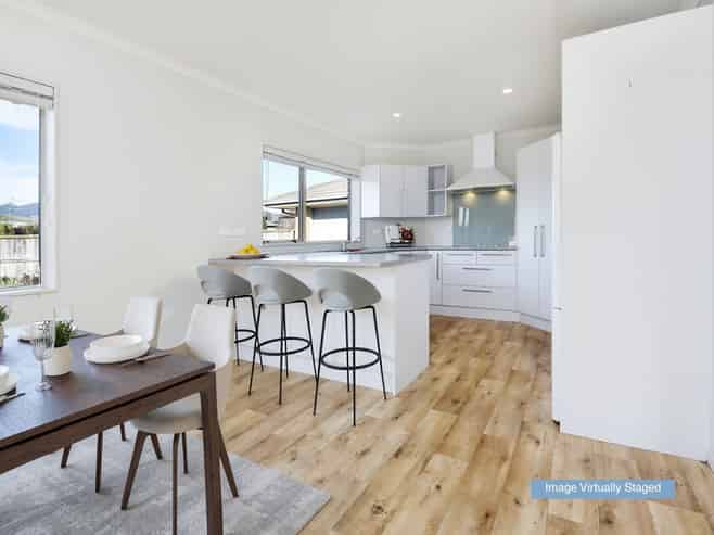 53c Lord Auckland Road, Wakefield