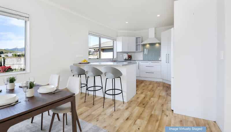 53c Lord Auckland Road, Wakefield