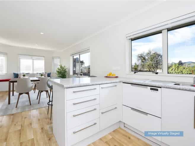 53c Lord Auckland Road, Wakefield