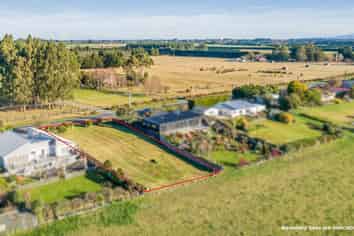1822 Cust Road, Cust