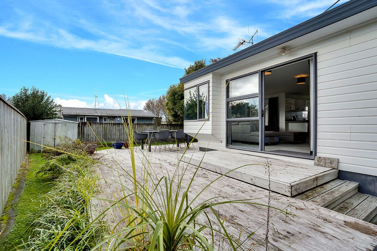 Freehold with Internal Access Garage. - Bild 2