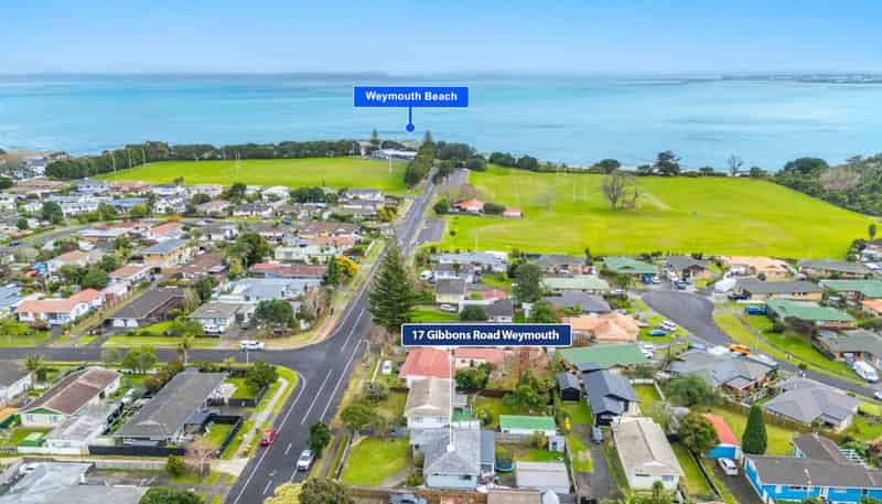 17 Gibbons Road, Weymouth