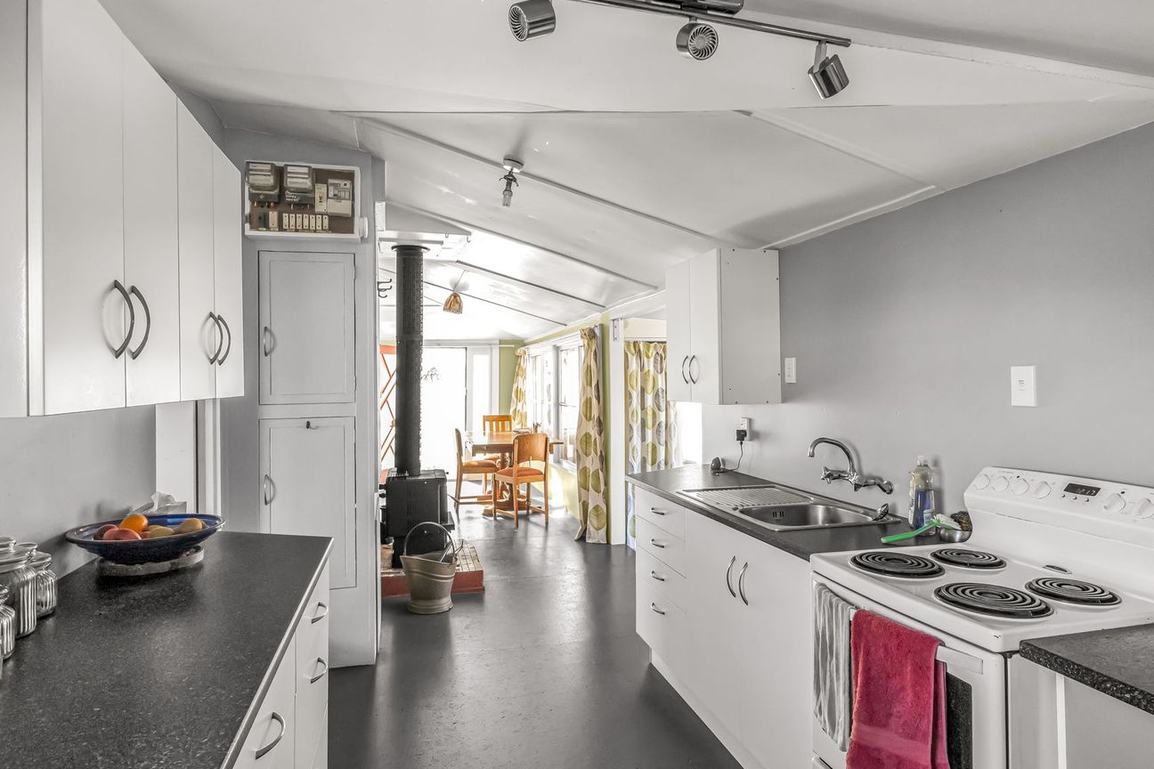 Tidy, Private & Ready to Enjoy - Więcej