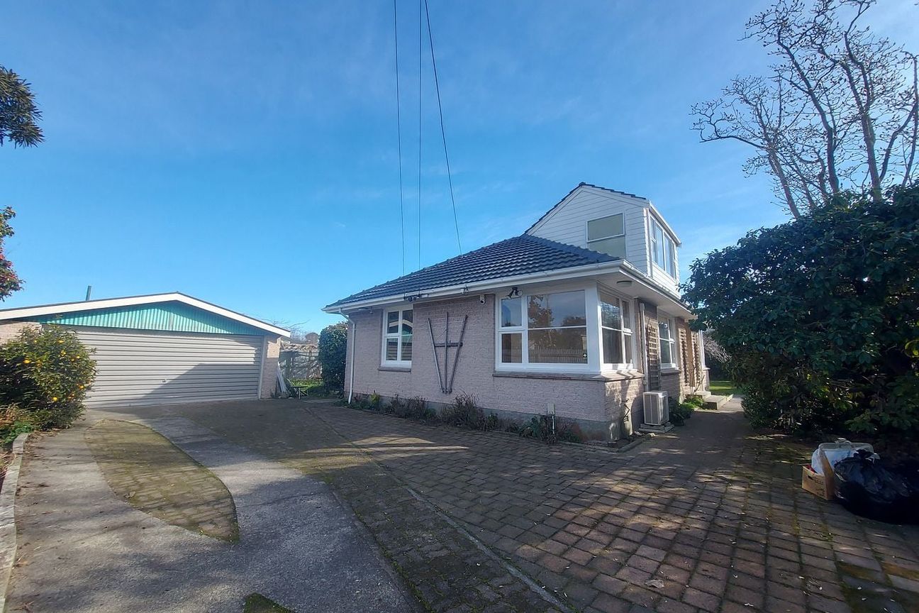 House in Christchurch, Burnside - View 3