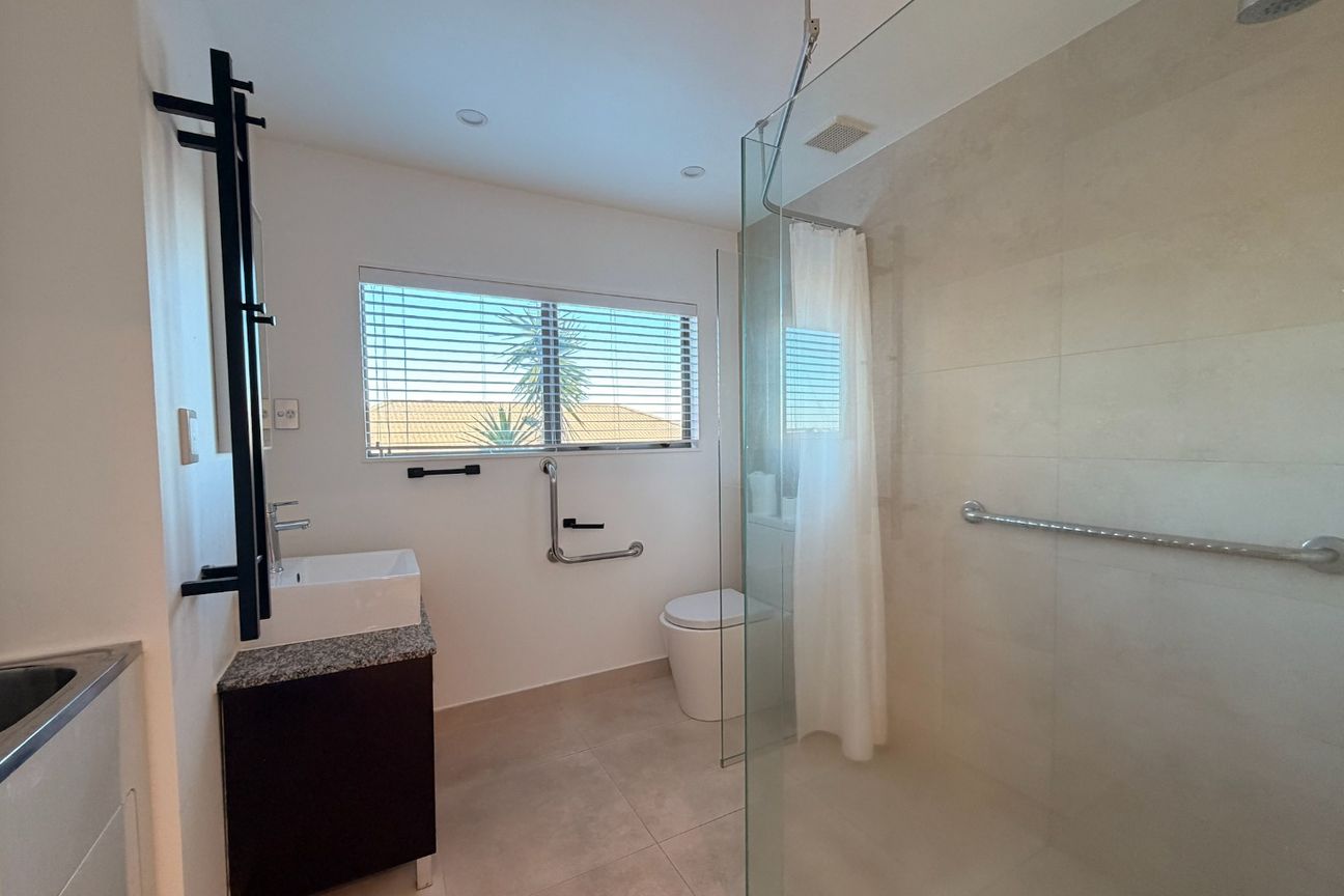 Two Bedroom Hidden Home - Fler