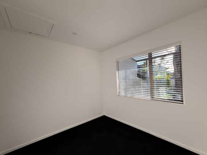 28a Ballymore Drive, Albany