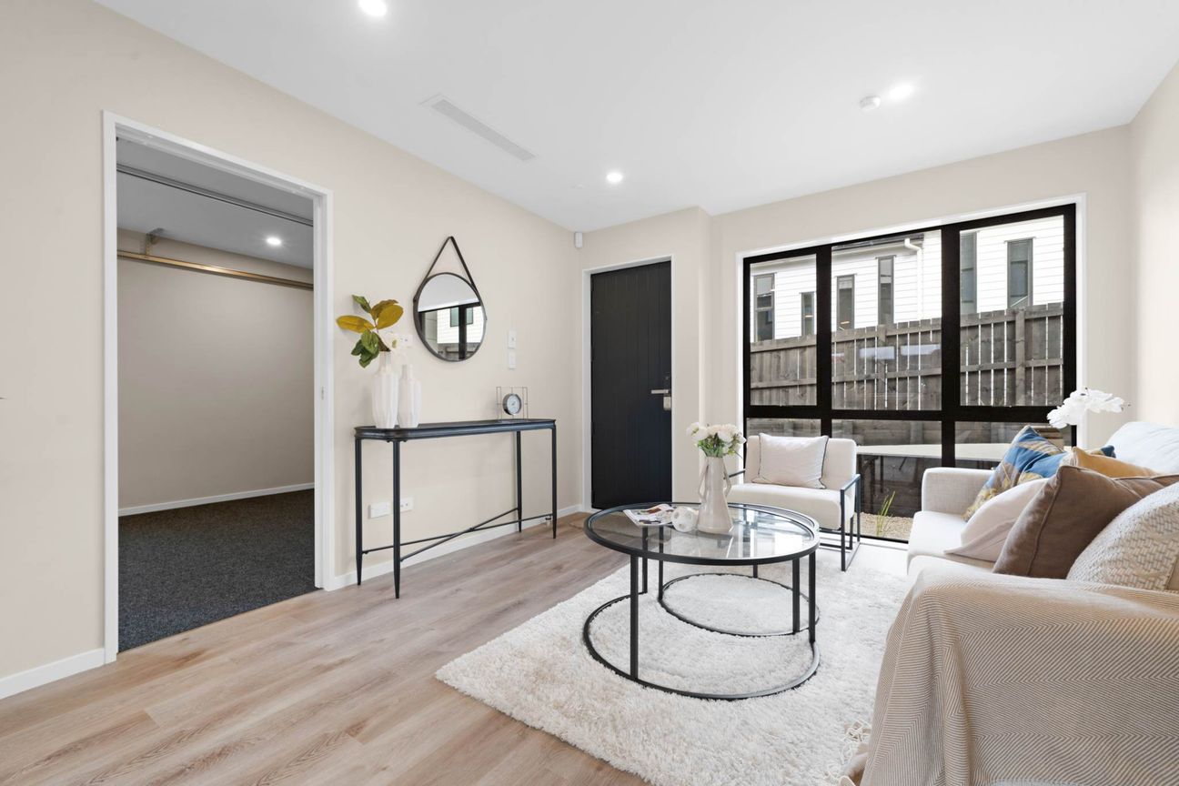 Perfect Place to Call Home in Lynfield! - Więcej