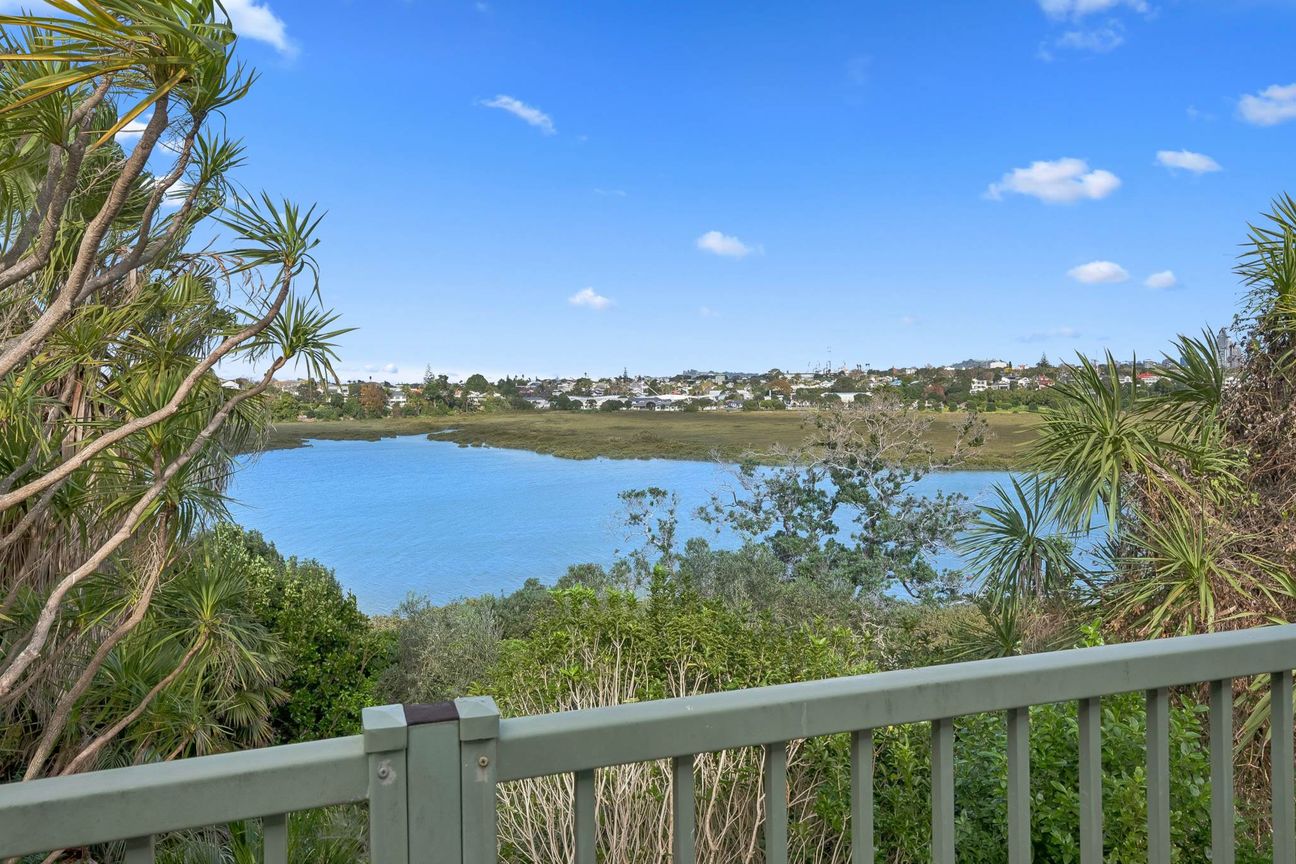991sqm Waterfront - Home and Income Potential - Ansicht 2