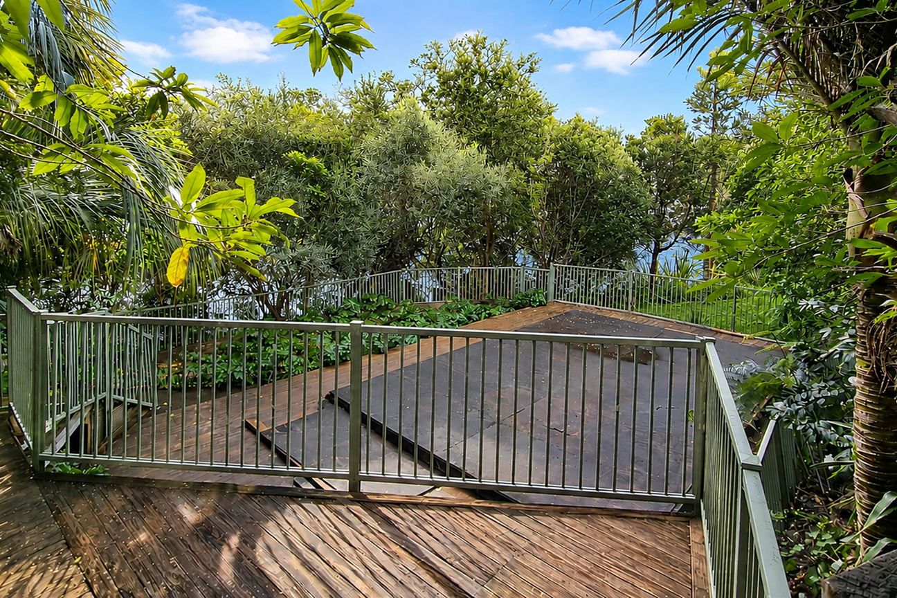 991sqm Waterfront - Home and Income Potential - Ansicht 3