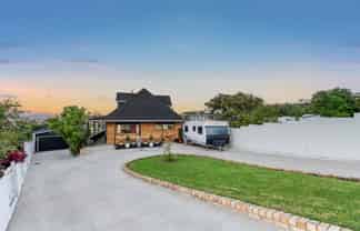 11 Higham Ferrers Place, Red Beach