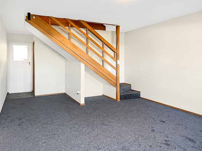 1/702 Grays Road, Mahora