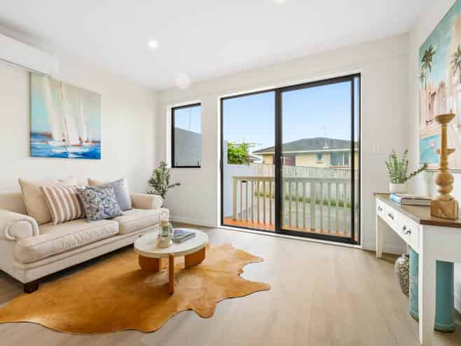 2/92 Titirangi Road, New Lynn