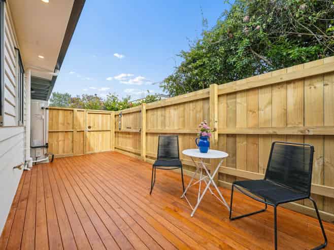 2/92 Titirangi Road, New Lynn
