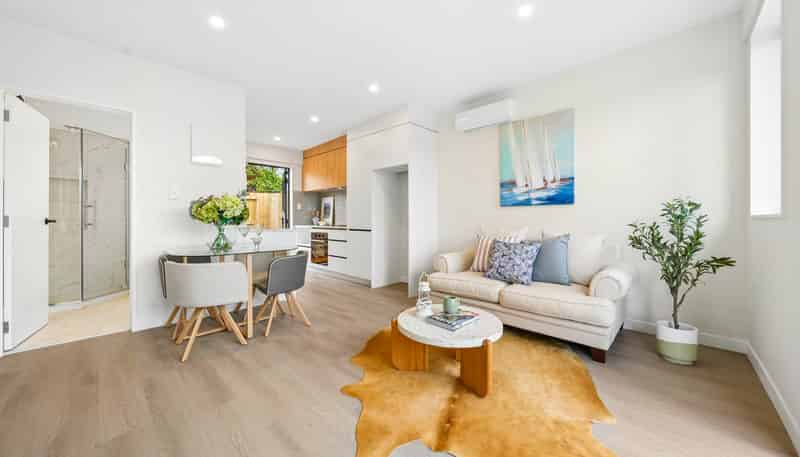 2/92 Titirangi Road, New Lynn