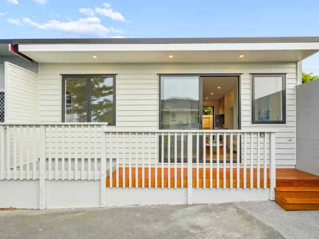 2/92 Titirangi Road, New Lynn