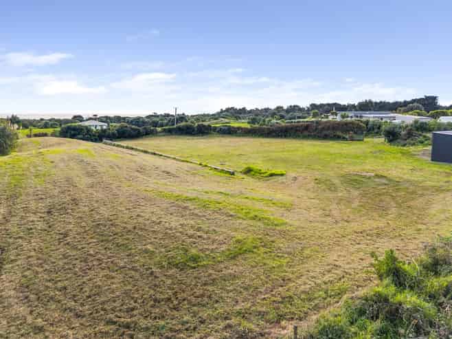2 Sims Road, Te Horo Beach