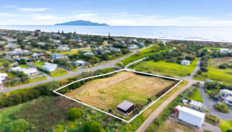 2 Sims Road, Te Horo Beach