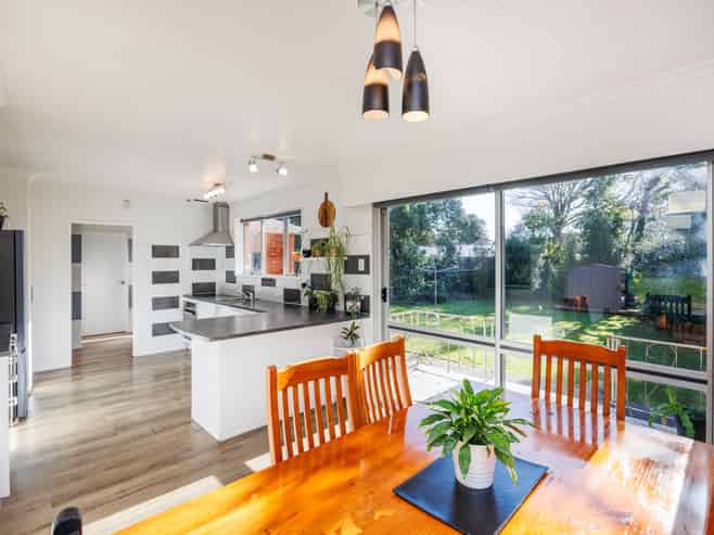 16 Havelock Avenue, Westbrook