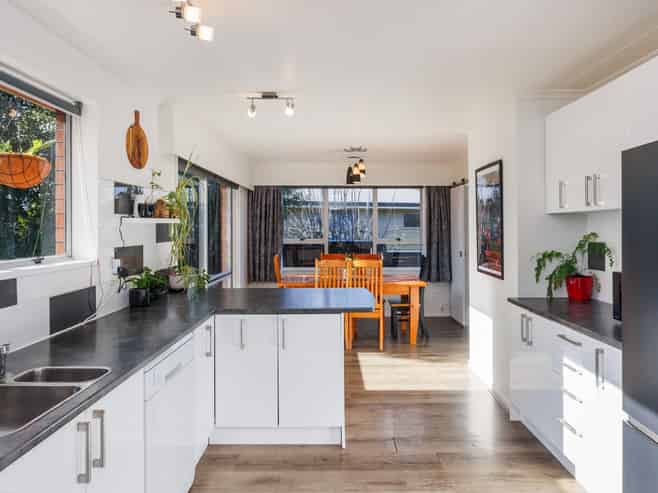 16 Havelock Avenue, Westbrook