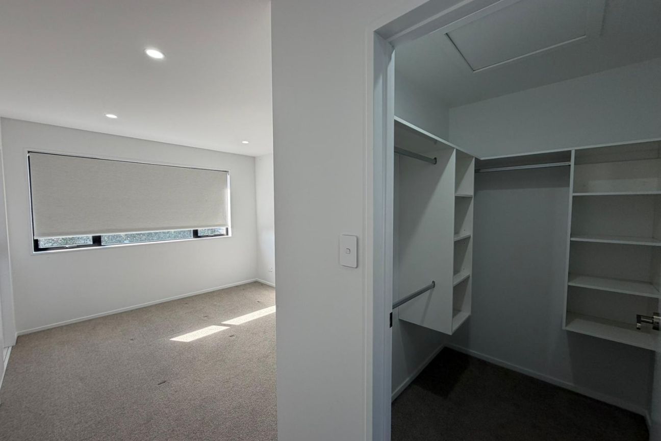 Spacious Three Bedroom Property In Henderson - Więcej
